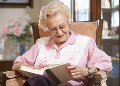 Какие книги подобрать пожилому человеку? Полезные советы для настоящих библиофилов