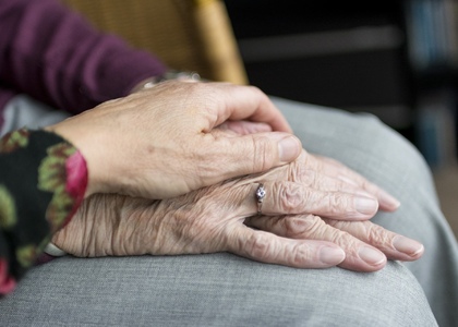 Аэробные тренировки, музыка и ароматерапия замедляют потерю памяти у пожилых людей с деменцией